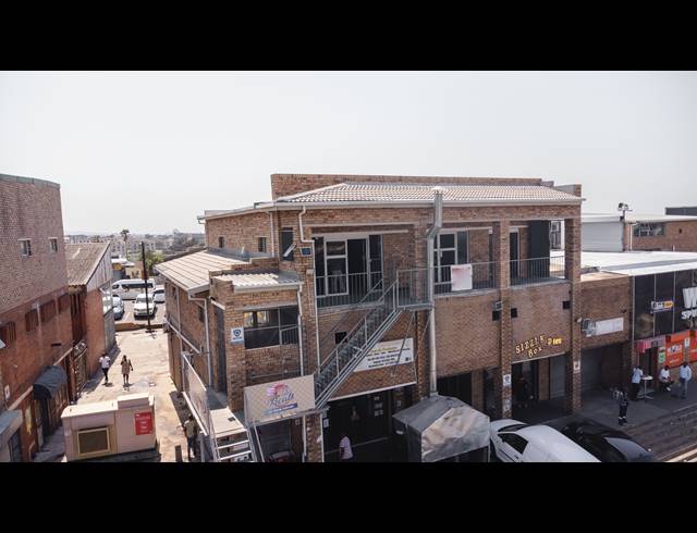 55M² BUSINESS CENTRE TO LET IN WESTCLIFF
